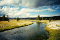 YellowstoneRiver.jpg (219544 bytes)