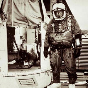 Kittinger2.jpg (107928 bytes)