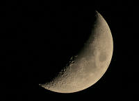 Moon.jpg (59926 bytes)