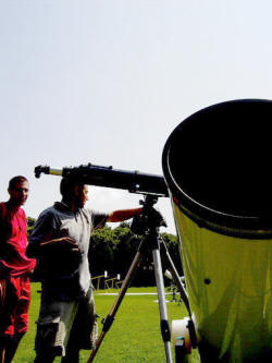 dobson&celestron.jpg (78087 bytes)